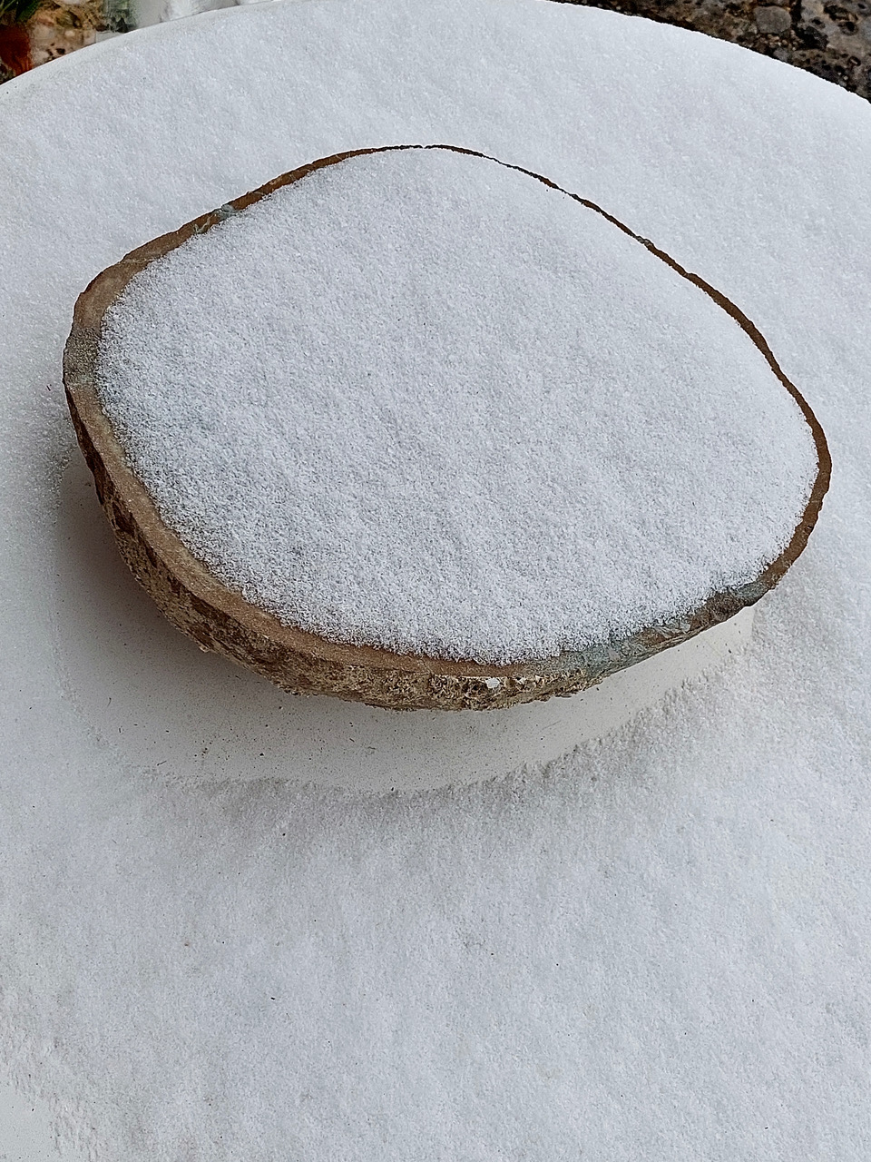 18_NEUSCHNEE_Geschiebestein_Dm_35cm