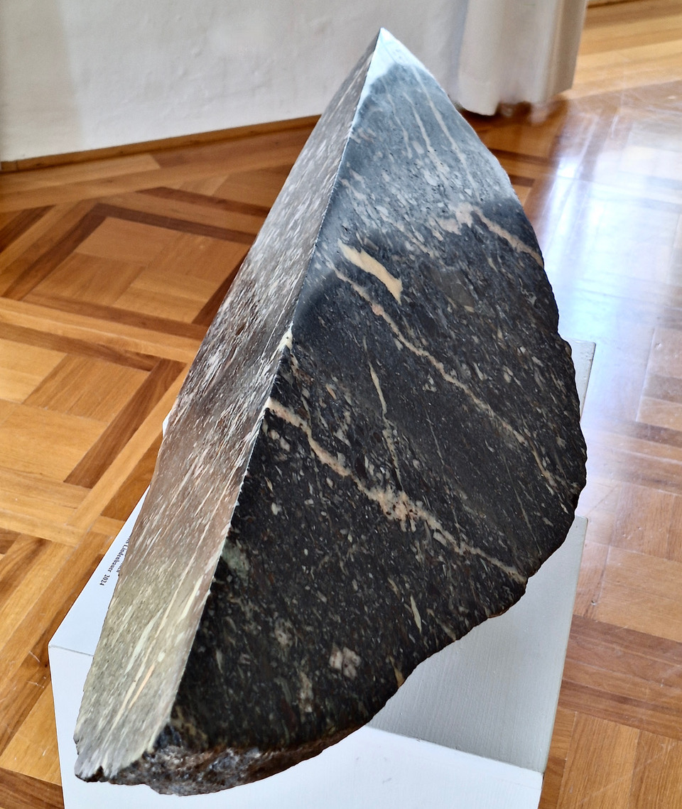 20_GEVIERTELT_Grauwacke